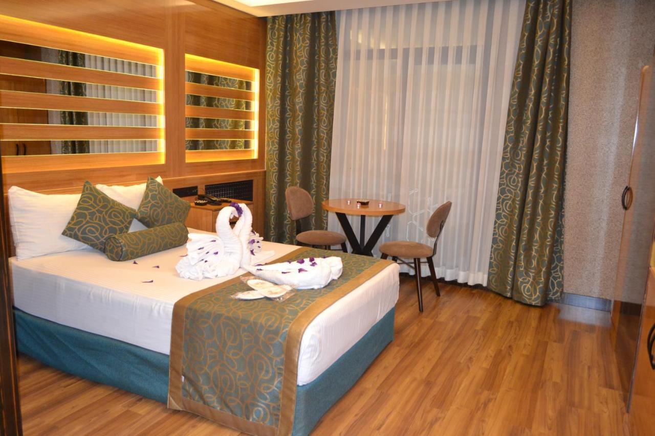 Gumus Palace Suites Istanboel Buitenkant foto