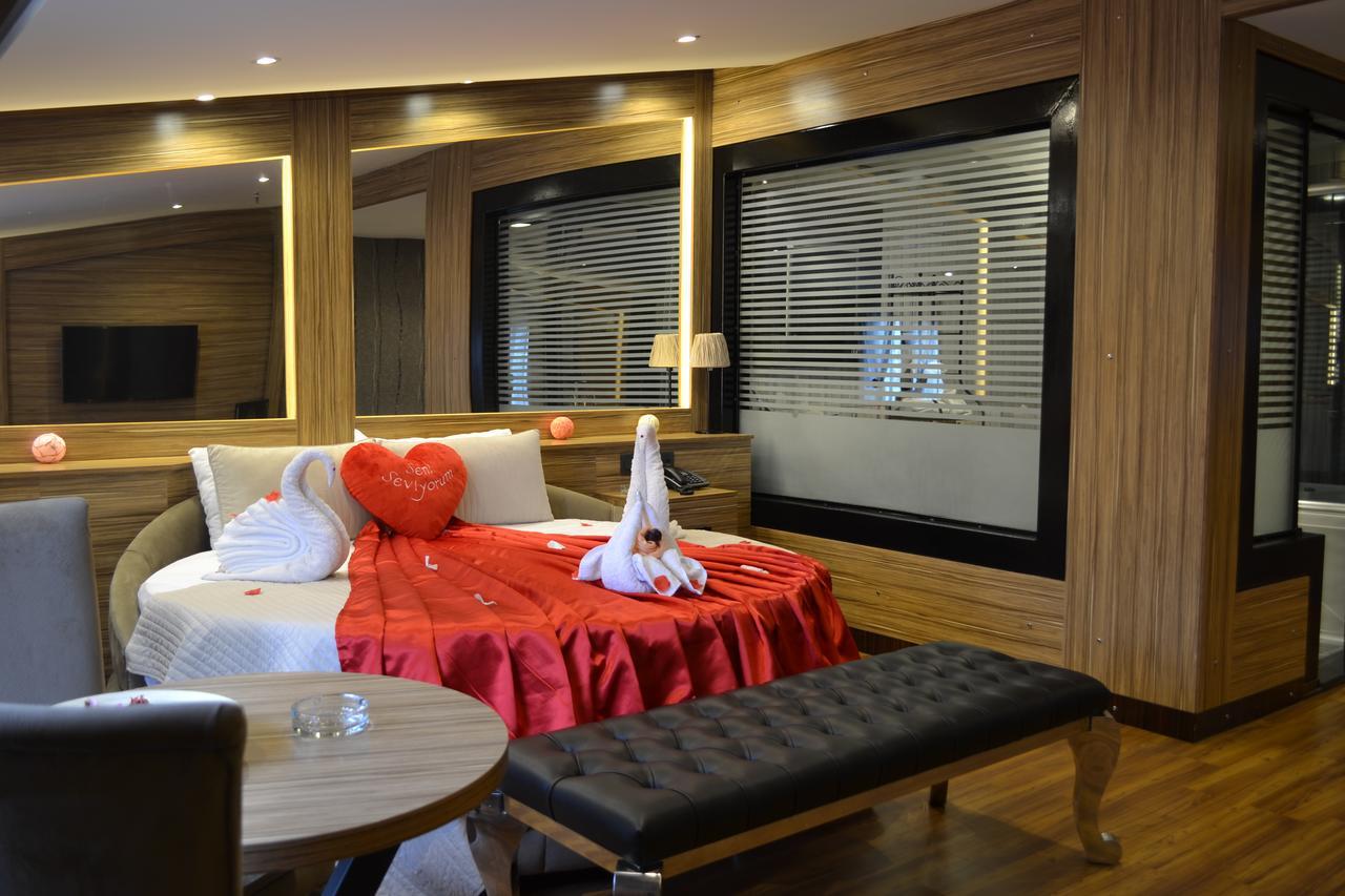 Gumus Palace Suites Istanboel Buitenkant foto